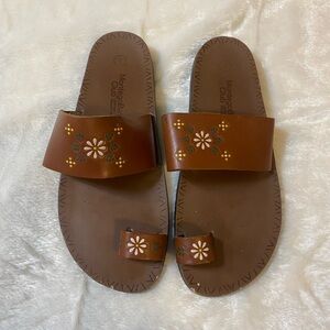 Montego Bay Club Brown Leather Sandals with Floral Embellishments